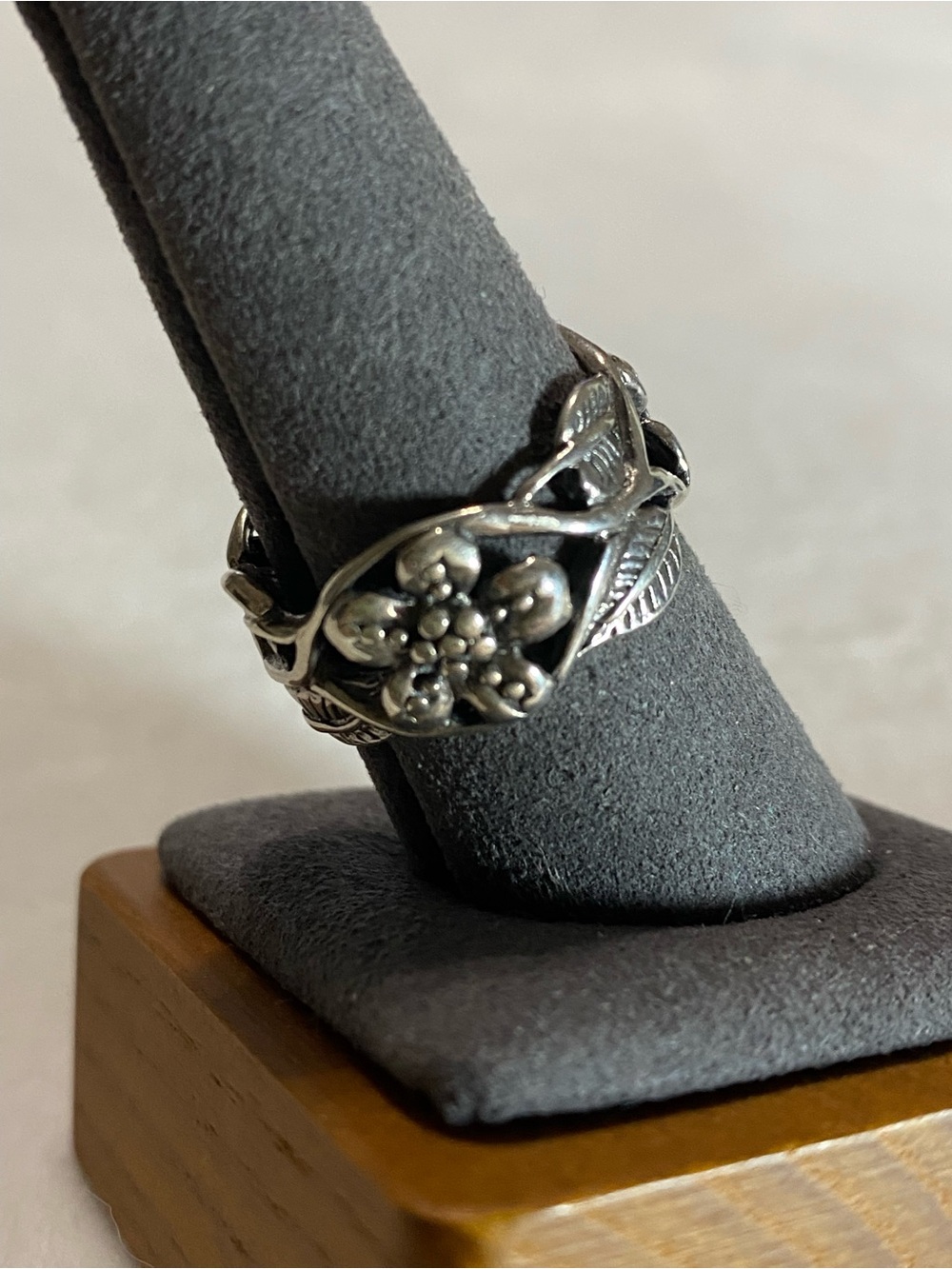 Sarda .925 Sterling Silver Floral Vine Women's Ring - Size 9